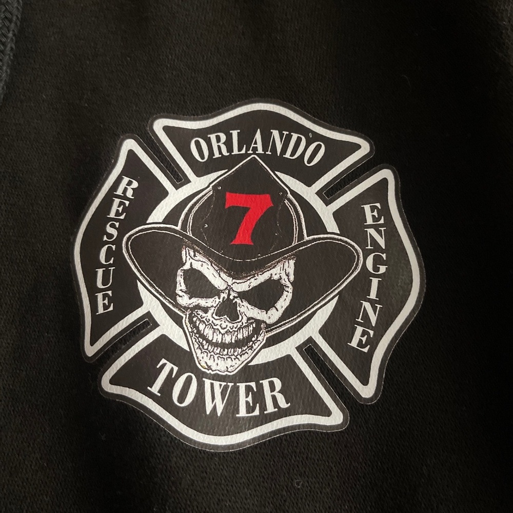 Orlando Rescue Engine Tower 7 Firefighter Skull Graphic Hoodie Black XL - Picture 3 of 5